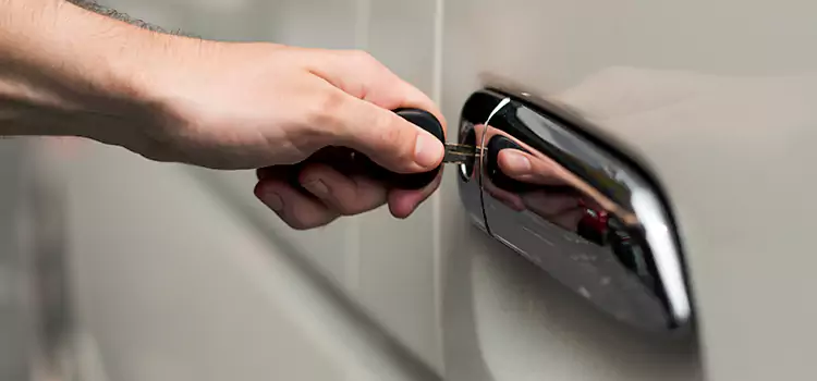 Why Choose Our Auto Locksmith Team in Lindenhurst, NY?